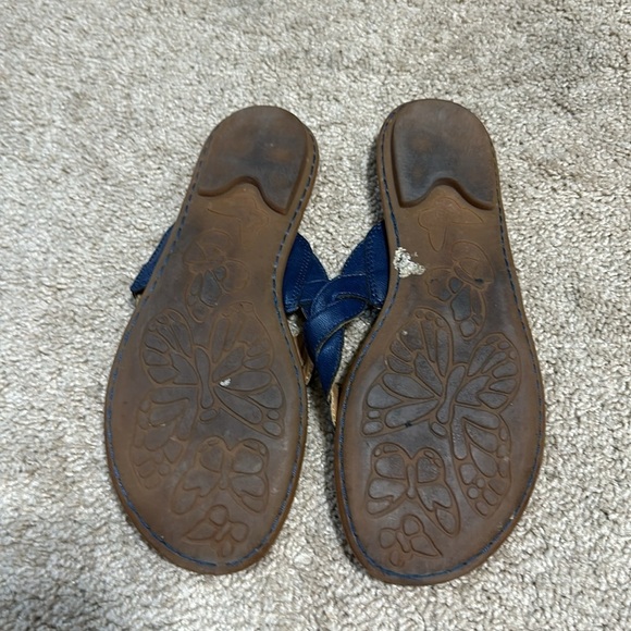 b.o.c. Navy Thong Leather Sandals Size 9 - Picture 5 of 5